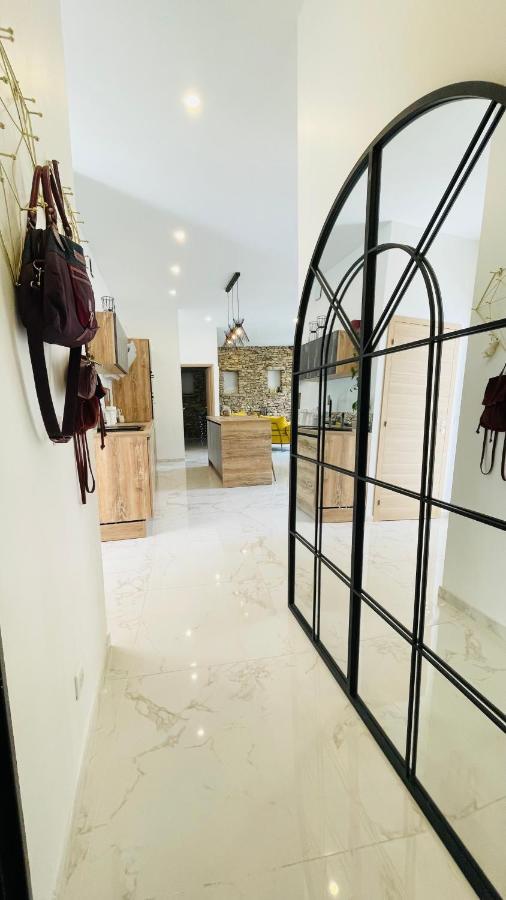 Sakina Appartement En Bord De Sorgue 퐁텐드보클루세 외부 사진